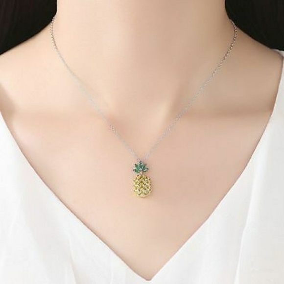 ✨ Crystal Pineapple Earring & Necklace set - Picture 2 of 4